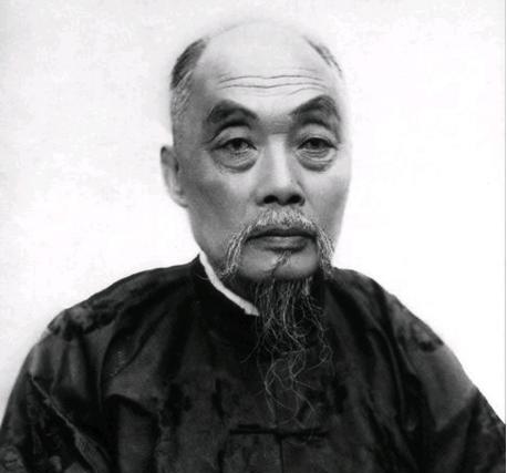 1897年，为了延续香火绵延子嗣，在原配妻子的安排下，张謇纳了一房小妾，可小妾迟