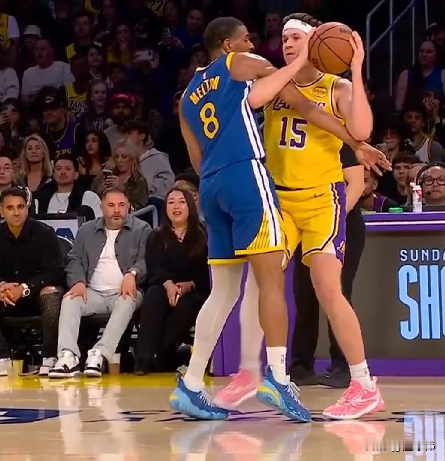 一碰就犯规！梅尔顿谈里夫斯：“就像科尔教练说的那样。”“防守里夫斯真的很