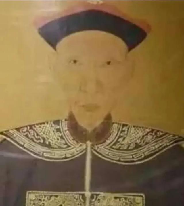 一次,黄元御到王爷府上给公子看病,刚到门口他听到公子的咳嗽声,于是说:“令公子的