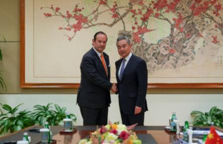 谈成了，巴拿马当场改口当地时间5月26日，在巴拿马不懈努力下，终于和中国外