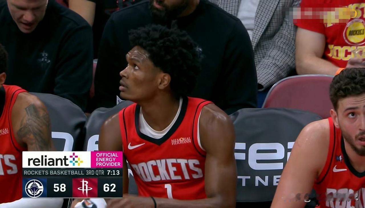 火箭球星阿门-汤普森真是让人惊喜万分！在今天火箭主场以102：95战胜快船的比赛