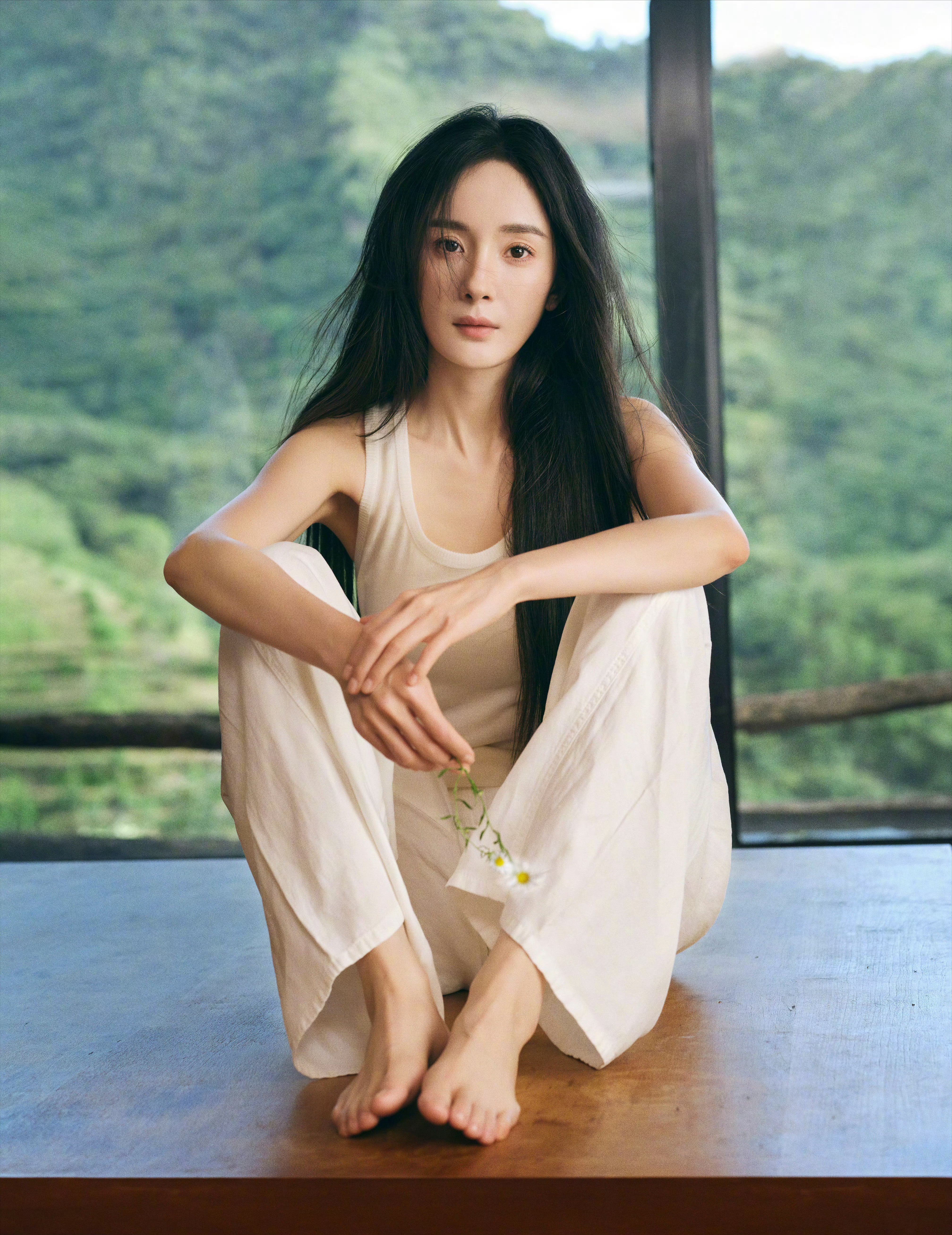 杨幂生日被花包围杨幂生日物料美丽的大幂幂​​​