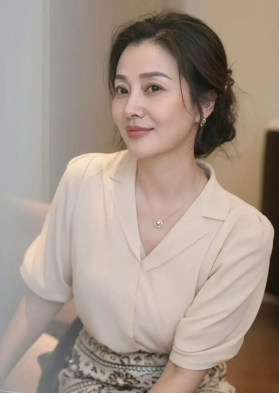 有没有发现，好多女人都想找一位异性灵魂伴侣，尤其是到了中年的女人，这种想法