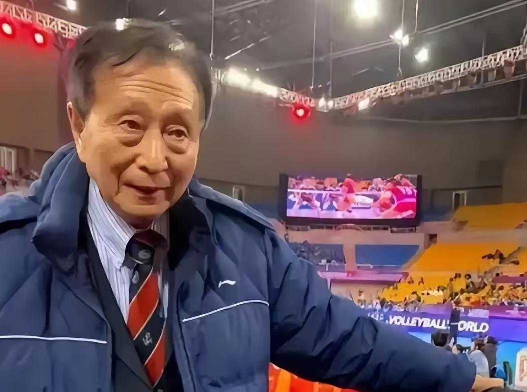 宋世雄住进朝阳老年公寓那天，只带了公寓那天，只带了三样东西：老伴的照片、1981