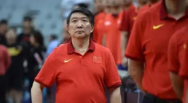我为什么支持宫鲁鸣下课？没有任何的个人恩怨，也不需要哗众取宠，实在是因为他不适