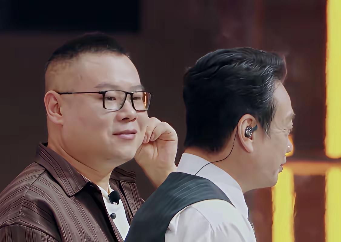 观众台下听相声能不能与演员互动接下茬？1、主流相声派代表认为：演员台上说相声时