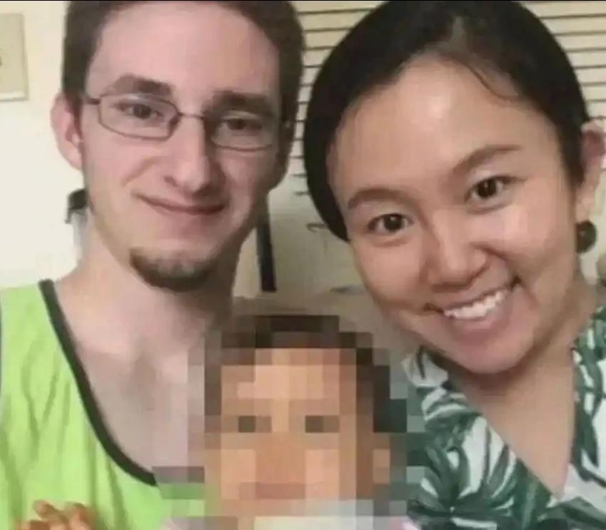 “你应该滚回中国去！”“别用亚洲人的脏习惯喂我的孩子！”2019年美国一男子不断