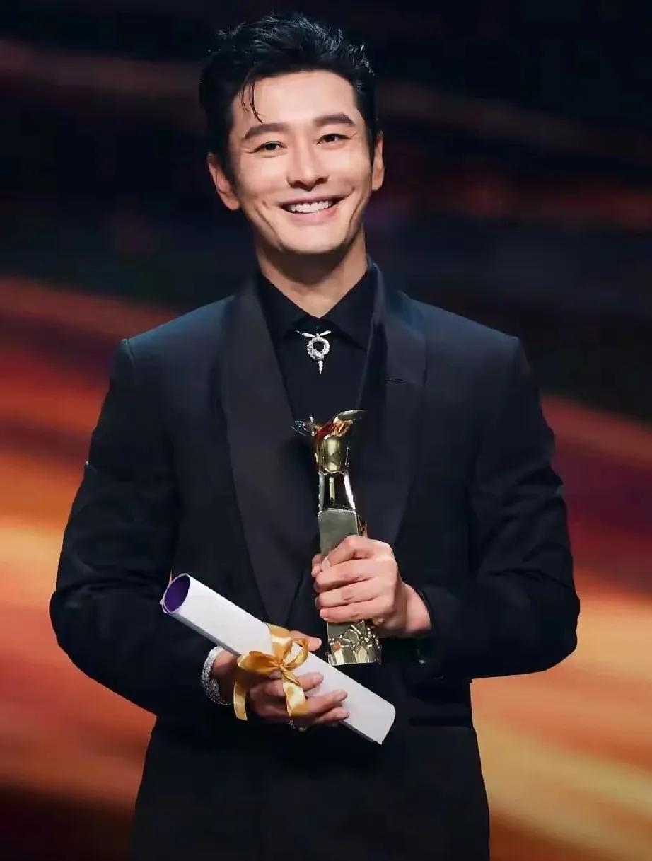 48岁黄晓明生日，评论区冷清得让人意外！刚获金鸡奖最佳男主提名，本该风光无限，却