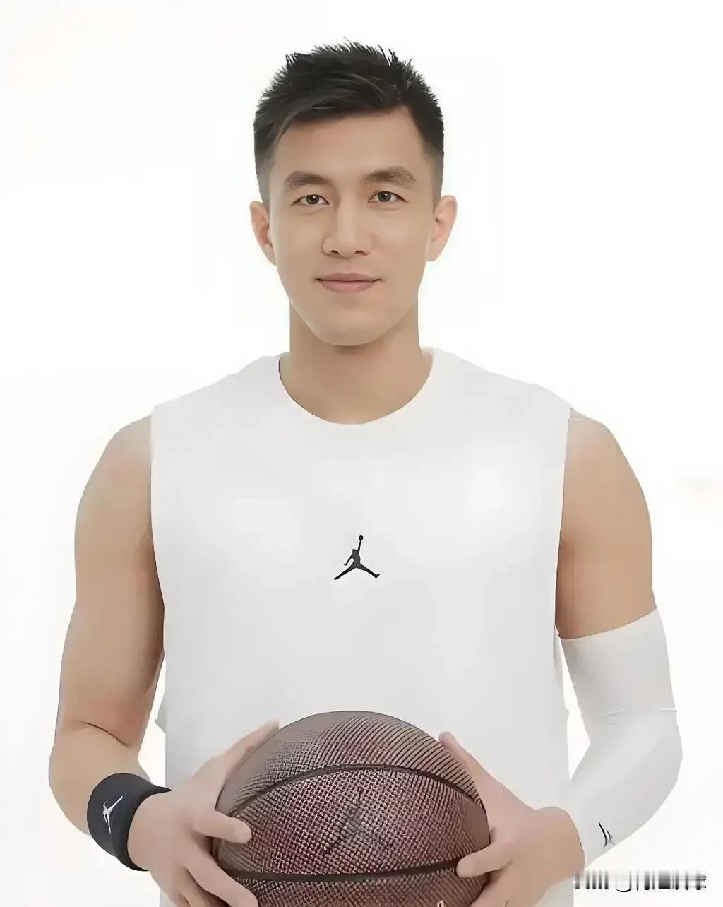 CBA常规赛第一阶段结束，广州队最强首发五虎是——控卫：郭艾伦！32岁，身高