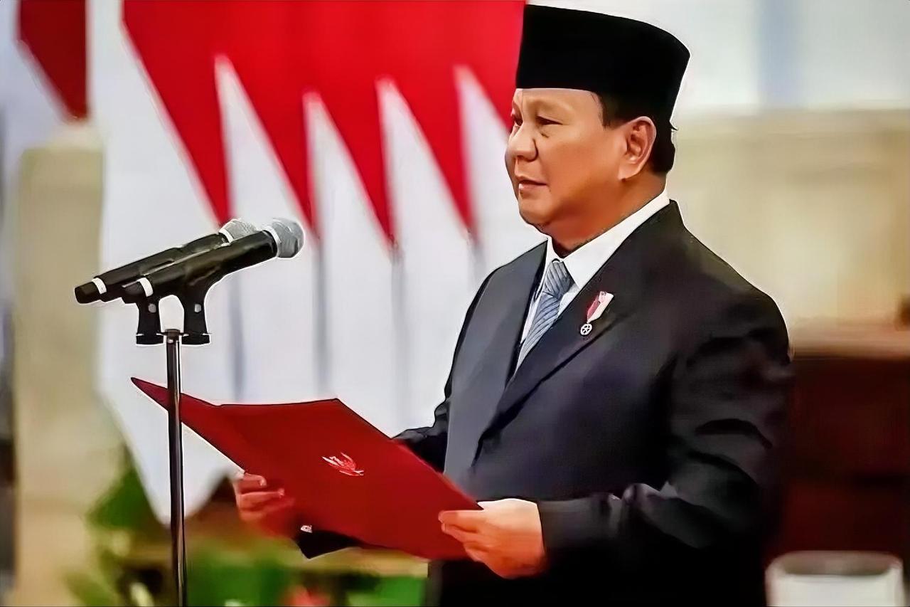 这次，中方一点面子都没给。印尼团队跑来谈雅万高铁债务重组，别人盼着松绑，中方偏