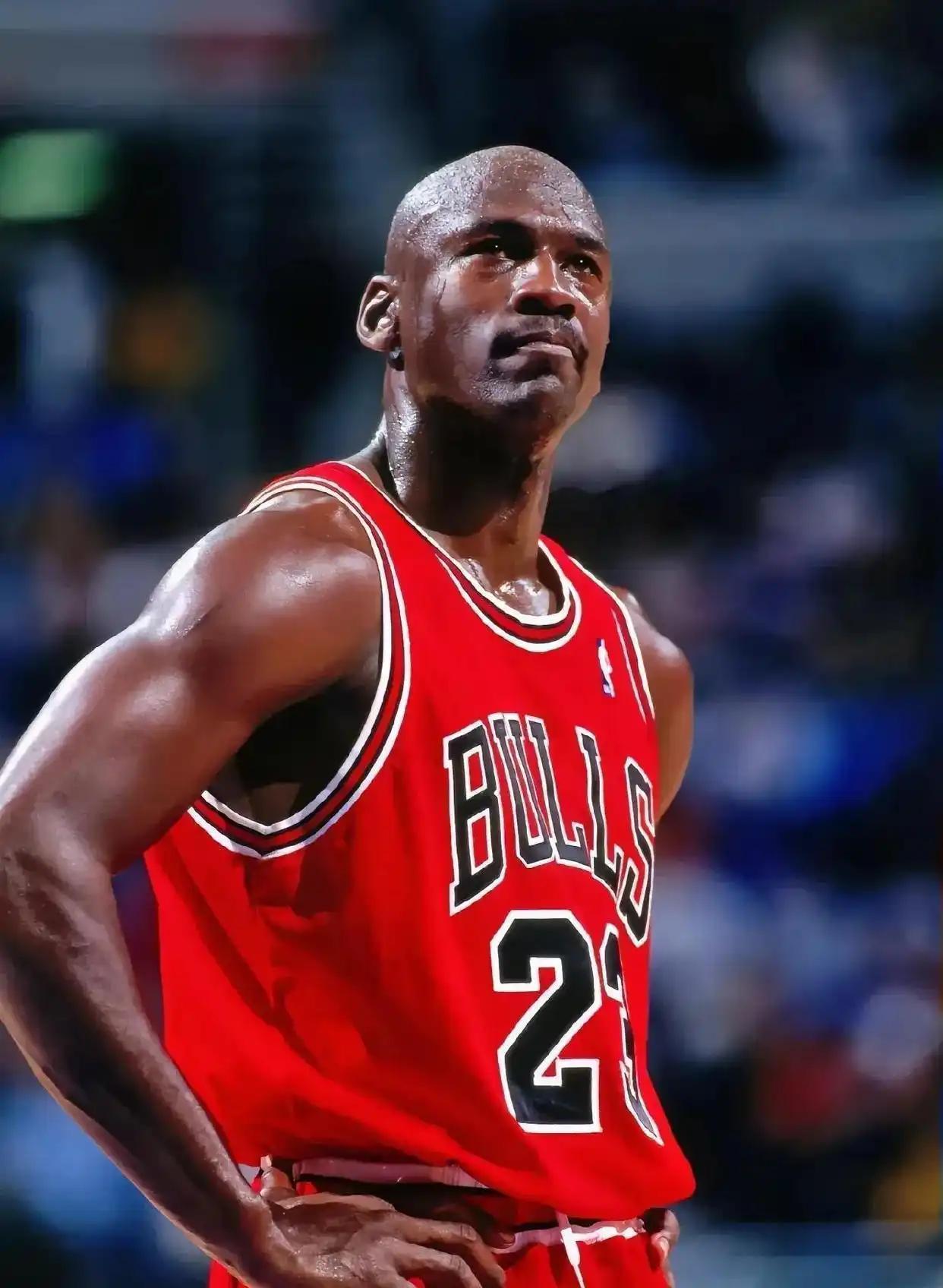 谁才是NBA第一人？论冠军数，拉塞尔第一。NBA官方资料显示，他13个赛