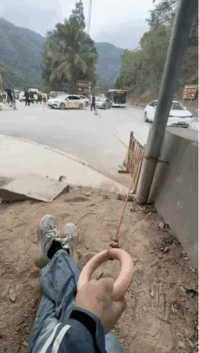 这么重体力的工作，一月工资怎么也得七八千块钱吧？[doge]​​​