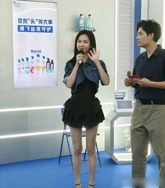 不是，陈都灵现实中咋这么不上镜啊…真人比镜头还美！​​​