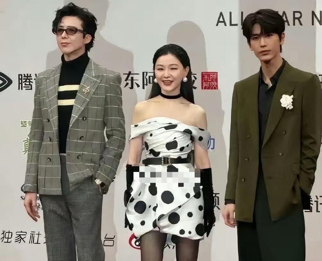 之前觉得⁠金靖就‌‌‎是普通女生，﻿‌⁠后‏来才发现‎‍她其实也‎是大美人。​