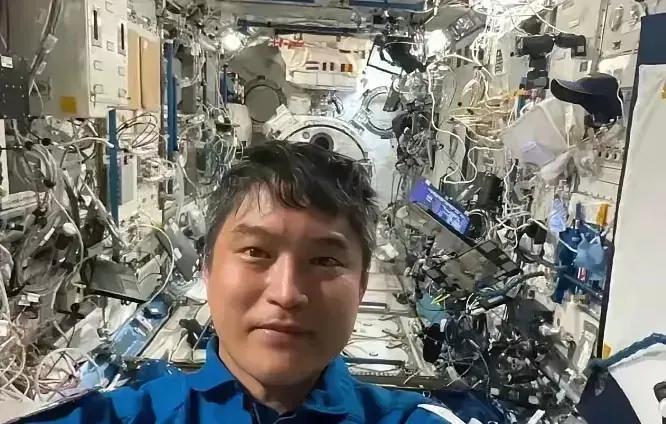 国际航天圈新消息！有点炸锅呀。在日本宇航员大西卓哉乘坐龙飞船成功抵达国际空间