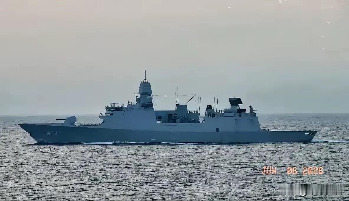 荷兰军舰又来了！6月5日，荷兰皇家海军“德鲁伊特”号护卫舰穿航台湾海峡，荷兰