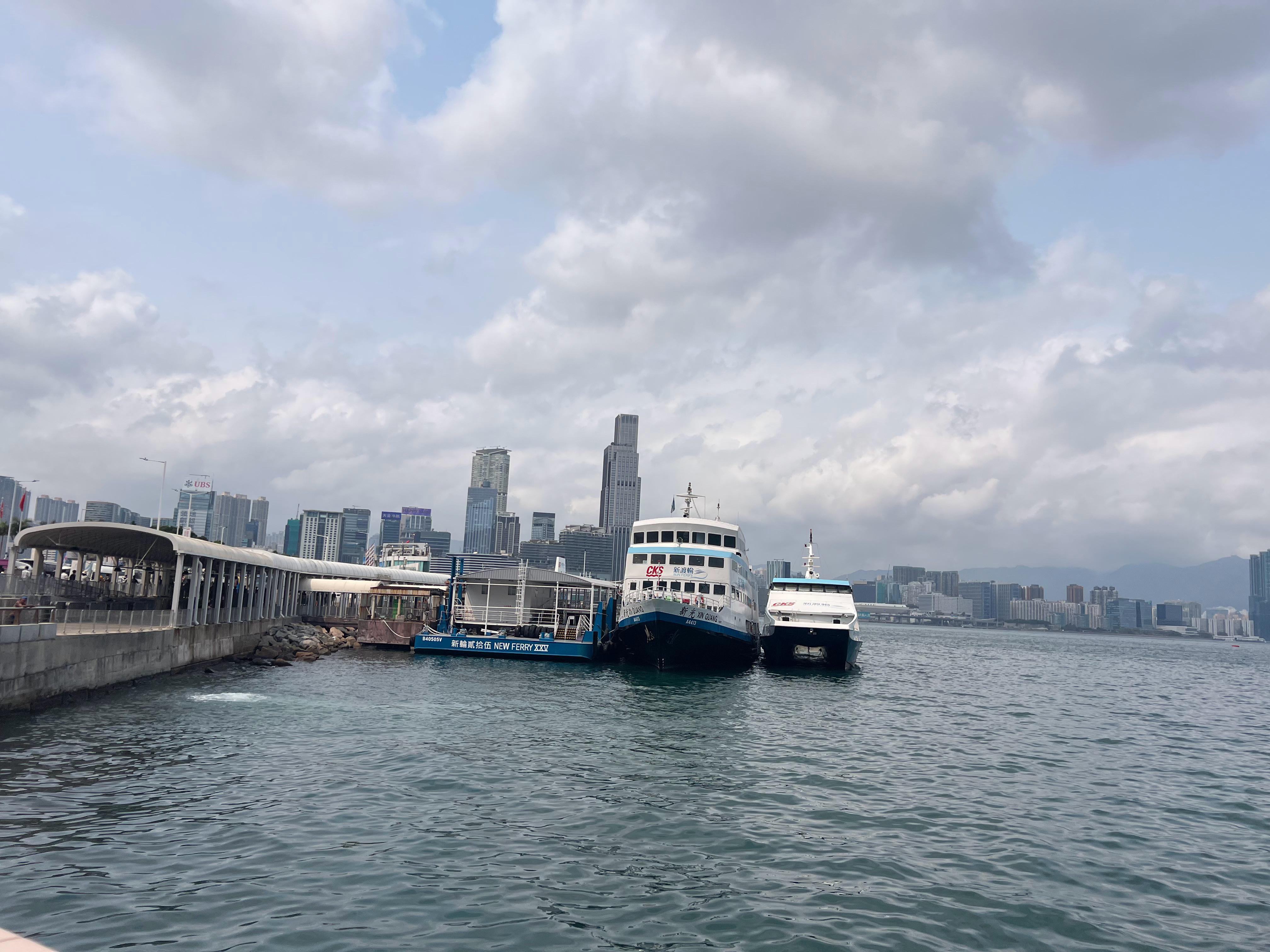 阳气足的特征阳气是男人身上的“精气神”藏不住也装不出来往往有以下特征：1、胡子长