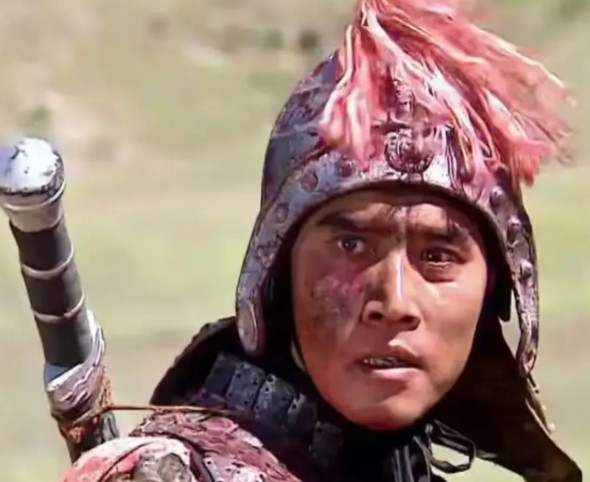 长坂坡之战刘备输的有多惨1.兵力全溃：主力部队几乎被全歼，仅率赵云、张飞等