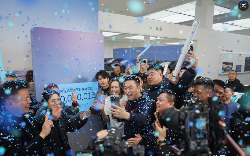 李斌:为了这一天，我们用了11年！就在刚才你并在社交网络上，发了篇比较用心