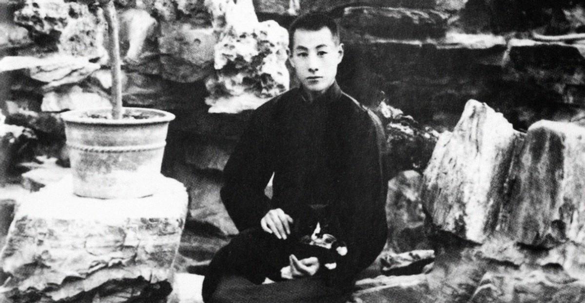 毛主席出席陈毅追悼会，看到一副挽联特意让周恩来看：这样的人才应该有口饭吃吗？