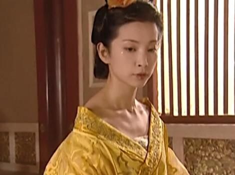 710年夜，25岁的李隆基带兵杀入寝宫，韦皇后怒吼：“大胆逆子！”怎料，韦皇后话