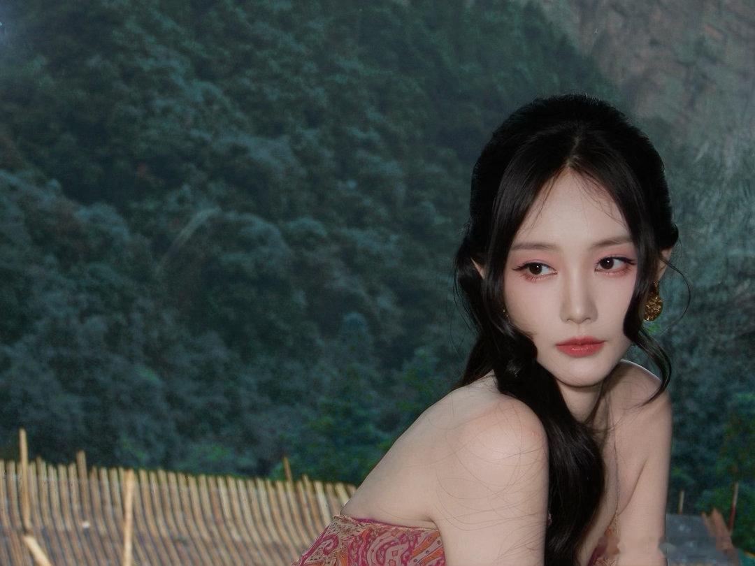 爱上李一桐无需1秒[捂眼睛]​​​