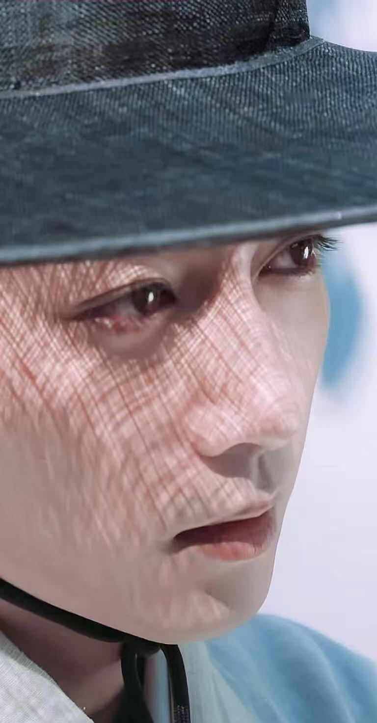 陈晓这双眼好离谱。。。长长的睫毛搭配小双，眸色清亮如含秋水，眼睛里彷佛有星星，谁