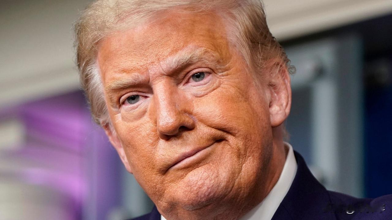 一觉醒来，特朗普又开始威胁了：“谁向伊朗提供军火，美国就对谁加征50%关税，