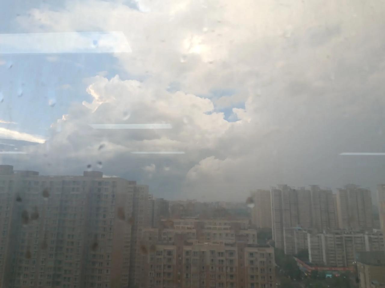 大盘3500点，大家都在哪个股里躲牛市？银行股摧枯拉朽，大盘势如破竹，上个月还