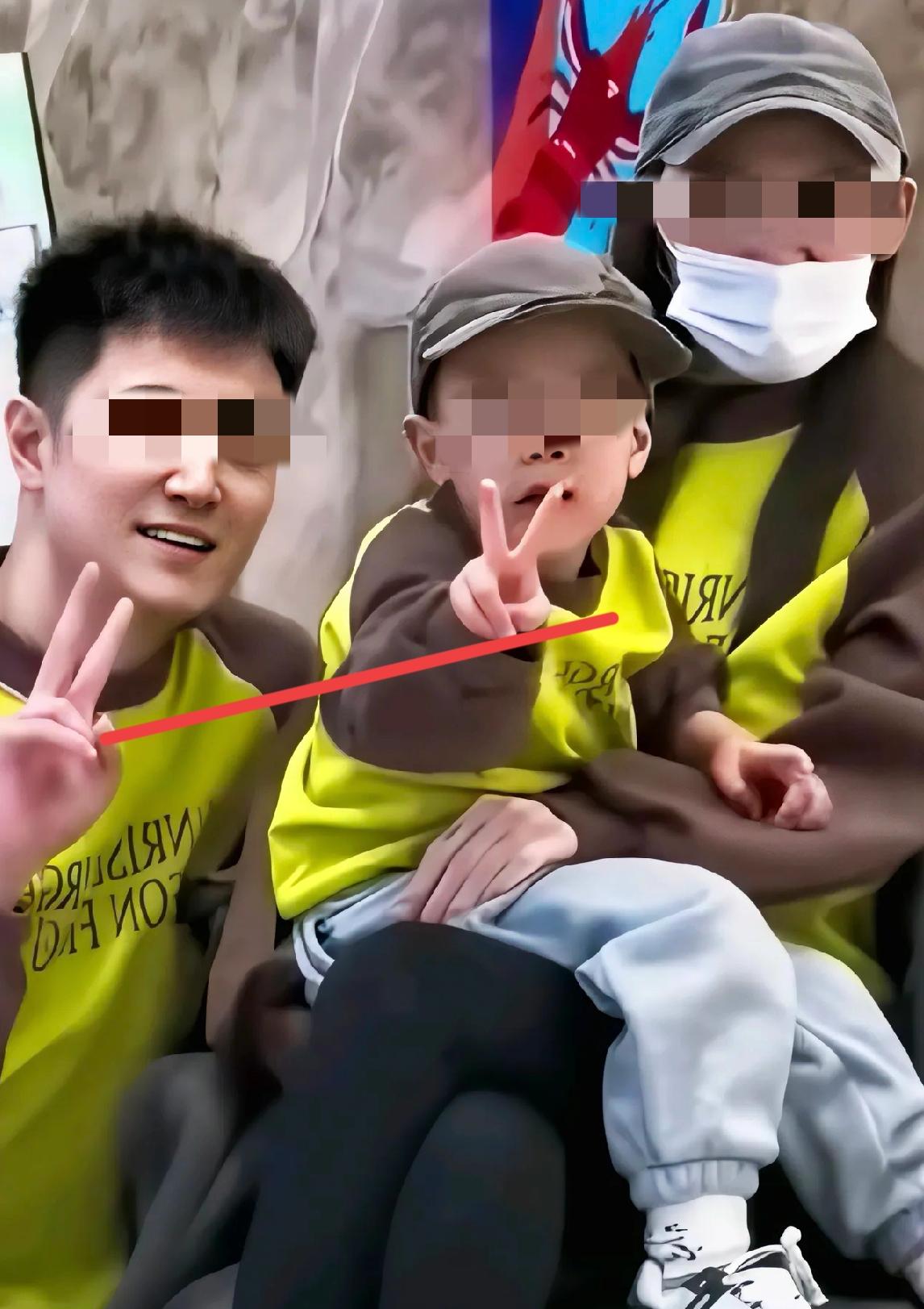 痛心！！！这是一家三口的最后一张全家福！妻子查出癌症晚期，时日不多，她向