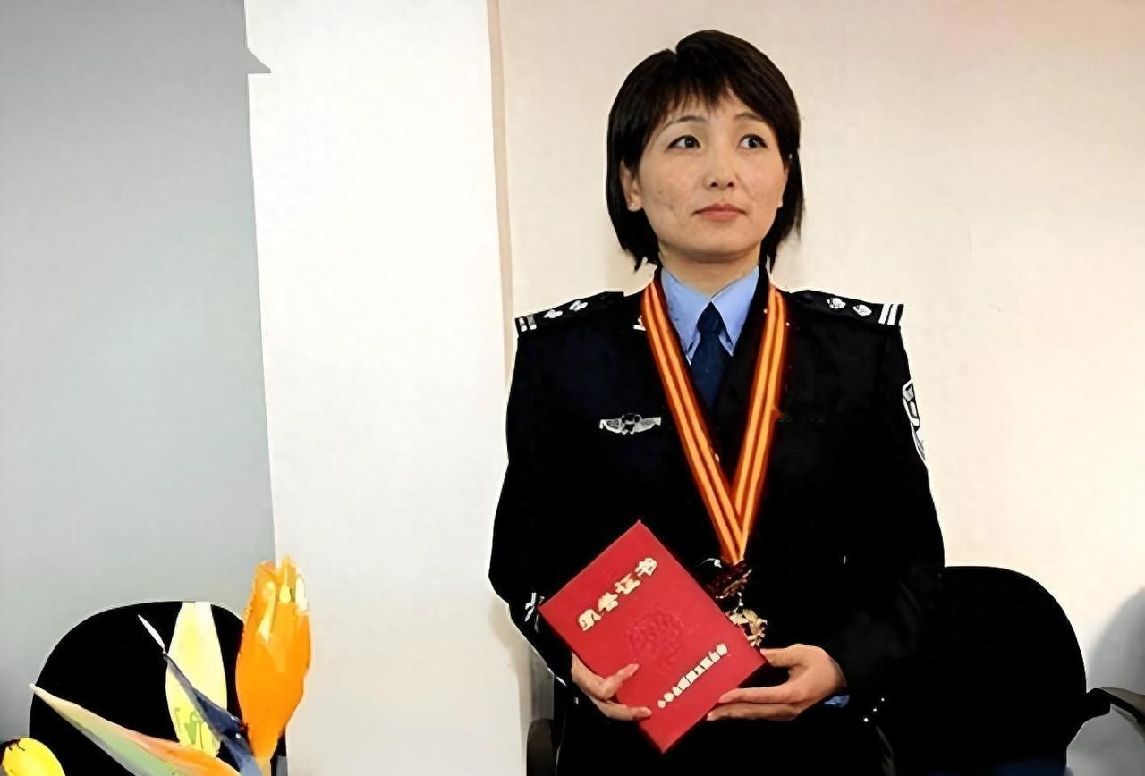 “百分百破案率”压垮了证据链，也压垮了两个人，谁在签字？谁没看？谁还能说“没问