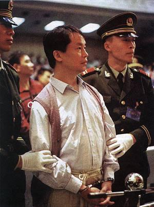 很多人不知道，张子强团伙曾在深圳枪杀一名香港商人。提起张子强，大家只记得他
