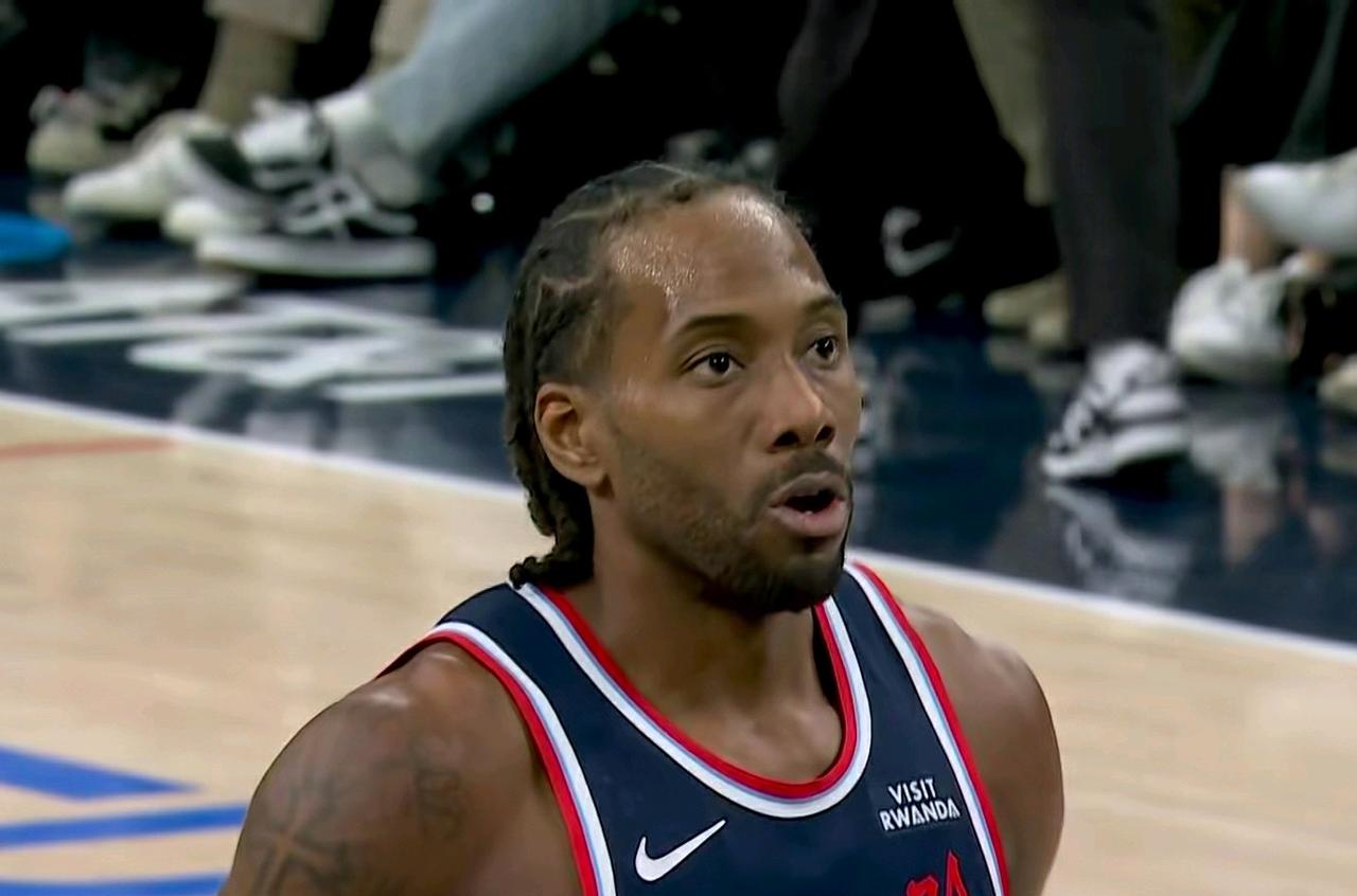 快船：西部第八终于来了！！！在快船主场战胜尼克斯的比赛中：快船战绩32胜32