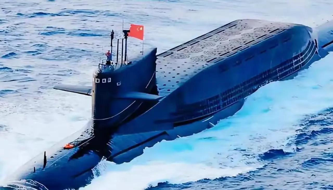 4万吨的075两攻，舰长才是正团级，级别低于055大驱。央视 《制胜》片里亮