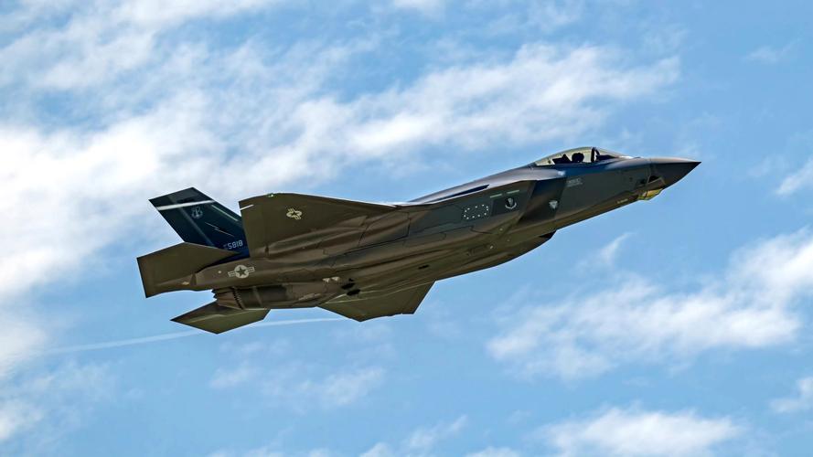 美军颜面尽失！F-35A求救后消失，真相藏不住？F-35A东海突挂7700