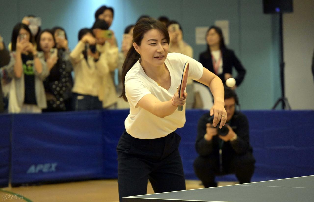 郭晶晶与马龙，这两位体育界的传奇人物“PK”，光是想象那画面就足够精彩。在霍