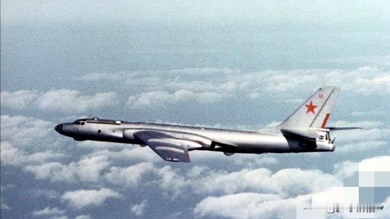 作为B-29复制品图-4轰炸机代替品出现的图-16轰炸机于1954年出现进入苏联
