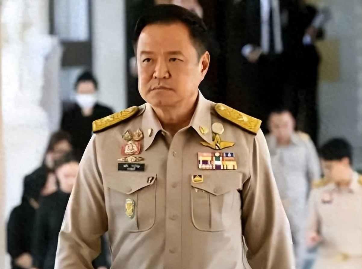 冲突第八天！泰方拿下制空权后又封了泰国湾，洪森父子只无能狂怒2025年12月的