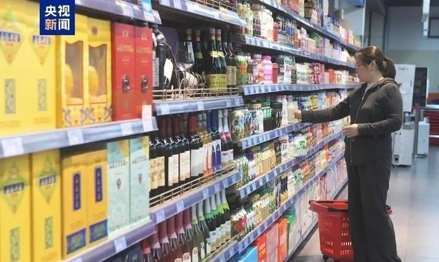 一位美国华人曾表示“之所以欧美国家不喜欢中国，是因为人家饮料卖10元，你偏偏要去