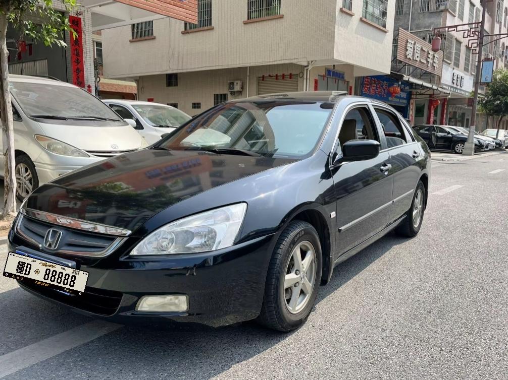 在我看来普通人买二手车，十万公里以内最省心，超过十二万就得多掂量了。十万公里大多