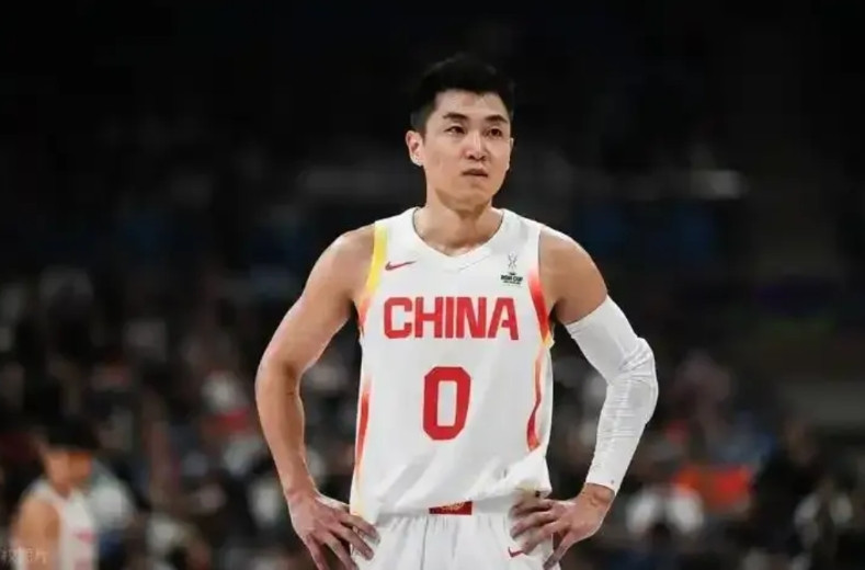 我承认我一直不理解郭士强为什么带高诗岩，今天服了我们传统后卫都是站稳了才开始