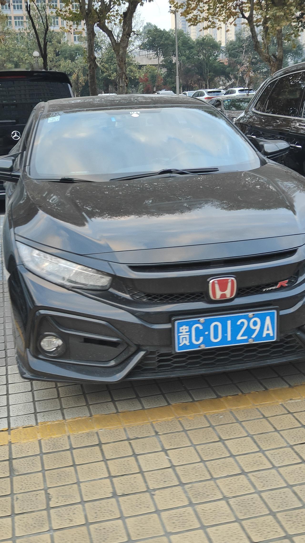 红标的本田思域听说很贵提速很快价格比普通的思域更贵性能操控提速可能很强