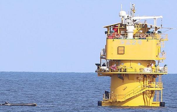 中国刚转移苏岩礁周边设施，韩国就笑的合不拢嘴了。2月3日，韩国外交部对外发表