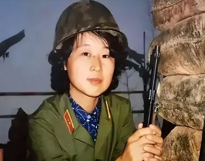 《雪夜奇缘：1978年母狼难产求救，女军医冒死接生，狼群报恩十年赠野味》