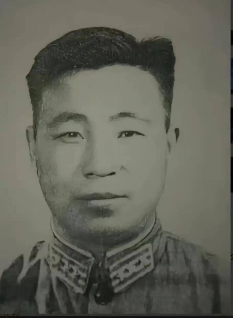 1952年，志愿军40军119师357团，换防回国时，对面英军黑卫士兵团，竟公然