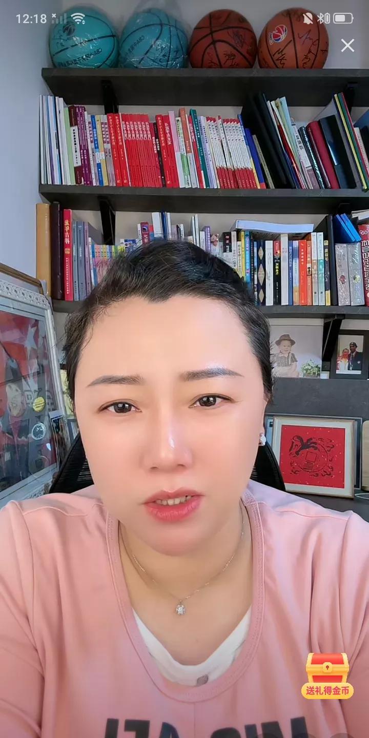 [近日，前中国女篮名将马增玉在直播间与球迷互动，被问道巅峰期的易建联能否称为移动