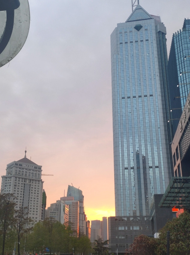 公司来了一位00后新员工，来了三个月，因拒绝加班，被公司辞退后，去申请了劳动仲裁
