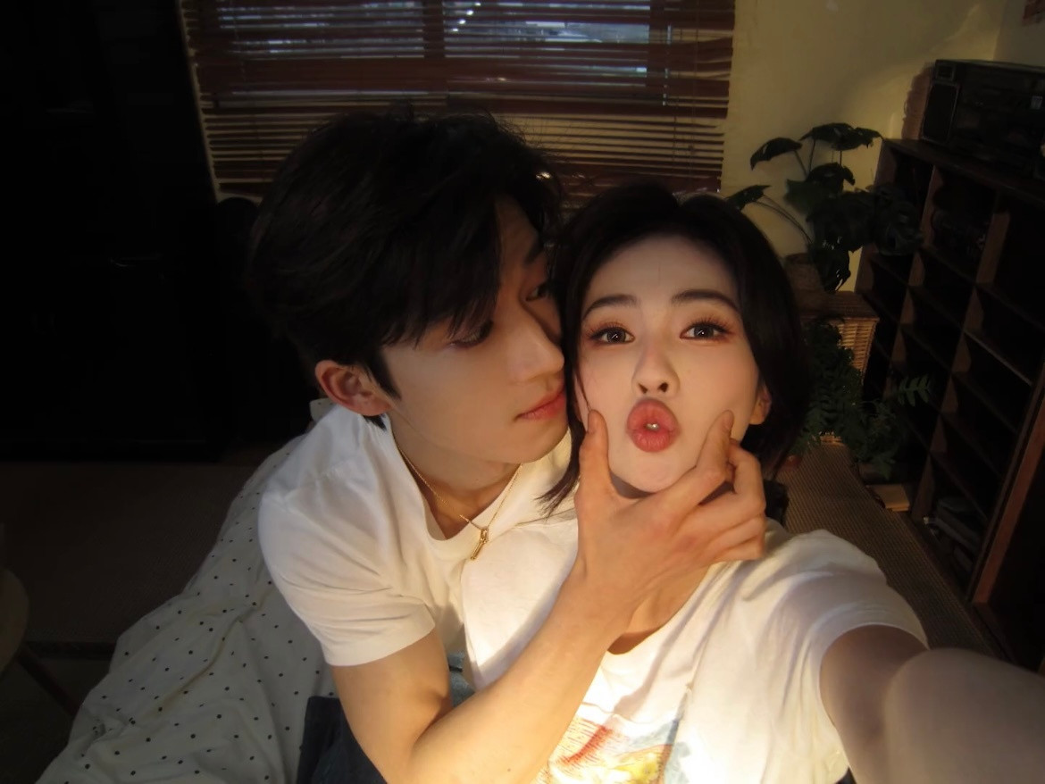 鹿儿涛儿剧宣天才依旧稳定发力中特别小情侣居家氛围感啊啊啊谁来懂一下白鹿王星越居家