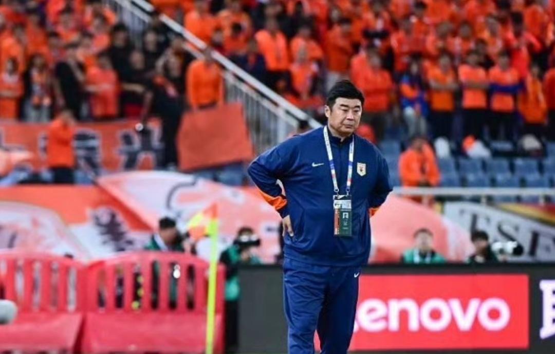 这场比赛泰山队踢的憋屈输的憋屈，球迷看得更憋屈。更让球迷感到无奈的是，看不到球队