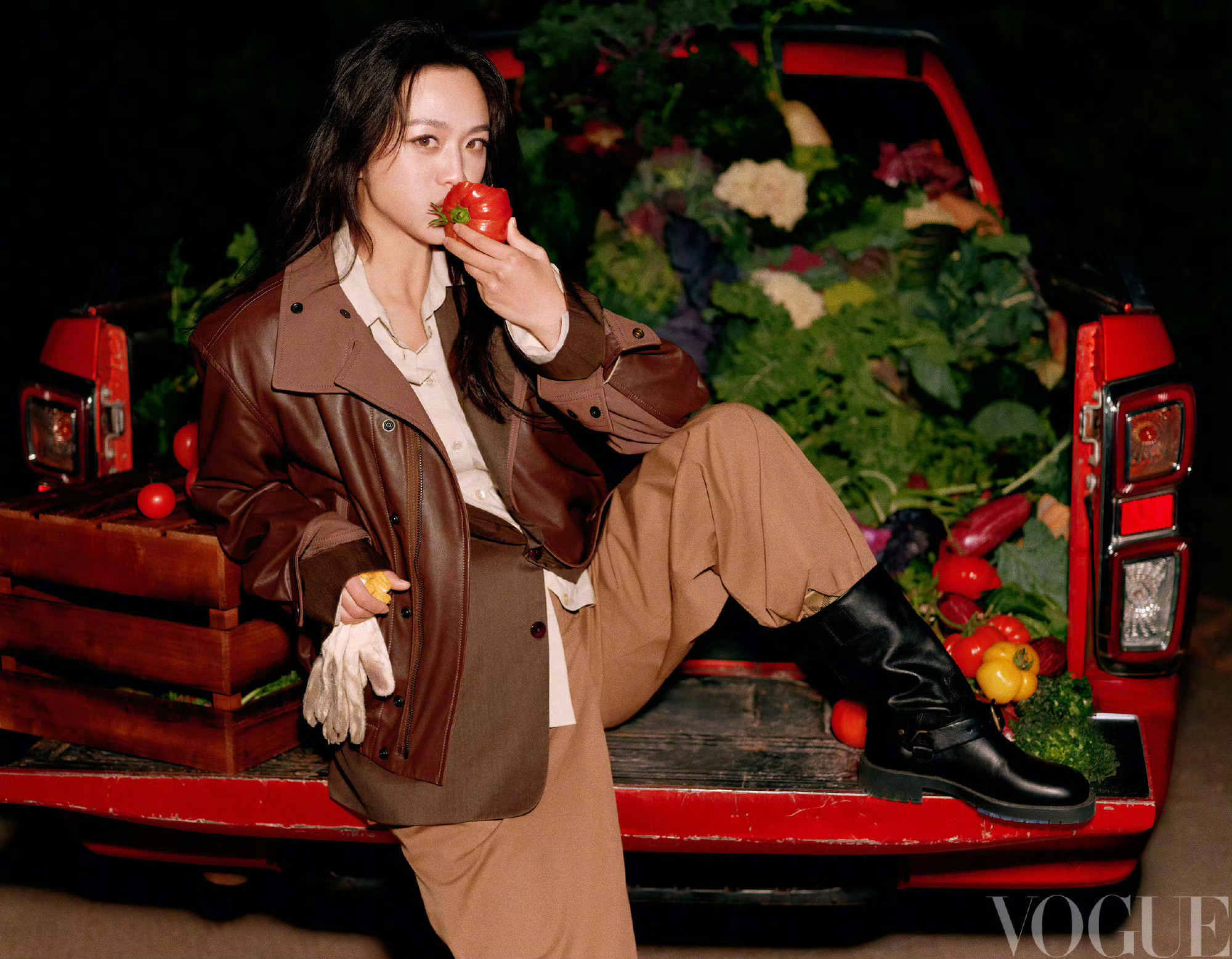 VOGUE汤唯四月刊封面摄影：刘颂造型：刘潇